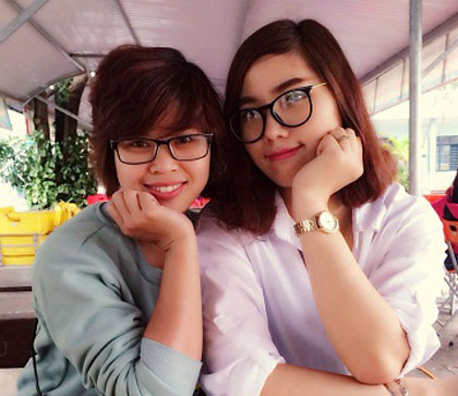 Đôi bạn cùng tiến